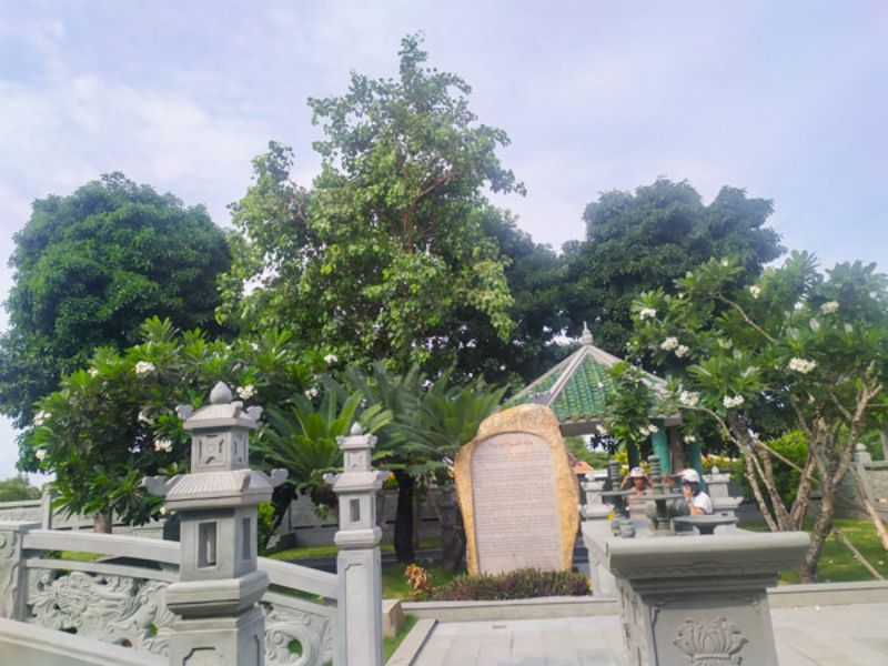 Hoa sứ trồng ở nơi đền chùa